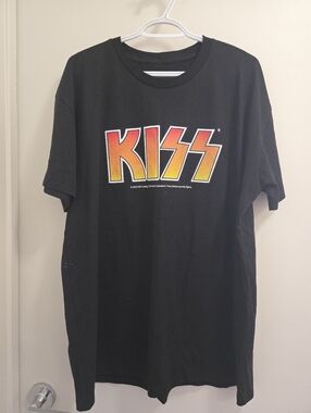 Mens Kiss  band TShirt